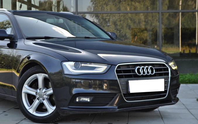 Audi A4 cena 45900 przebieg: 212123, rok produkcji 2012 z Elbląg małe 529